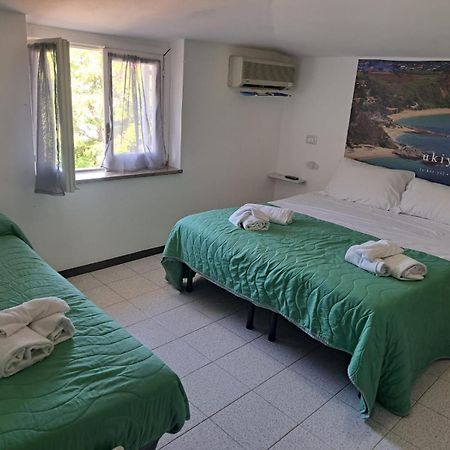 B&B Decarlo Property トロペーア エクステリア 写真