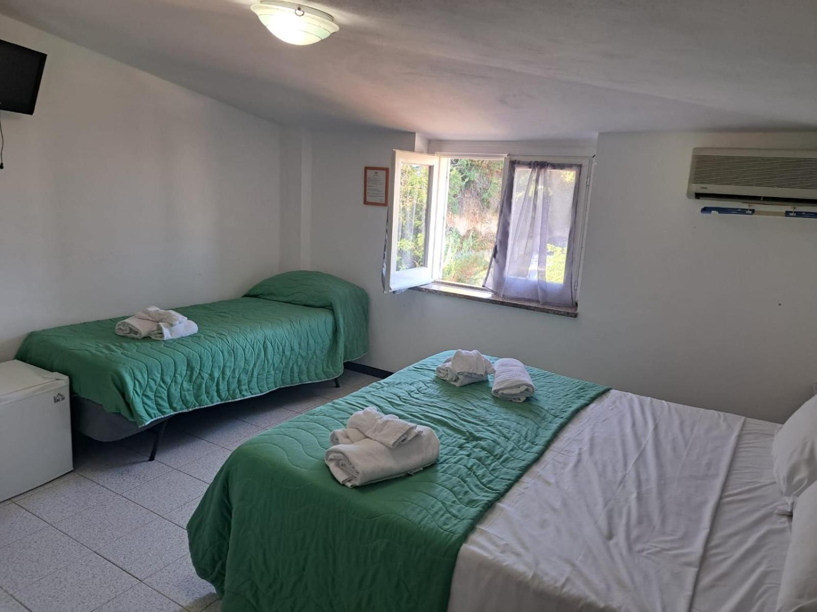 B&B Decarlo Property トロペーア エクステリア 写真